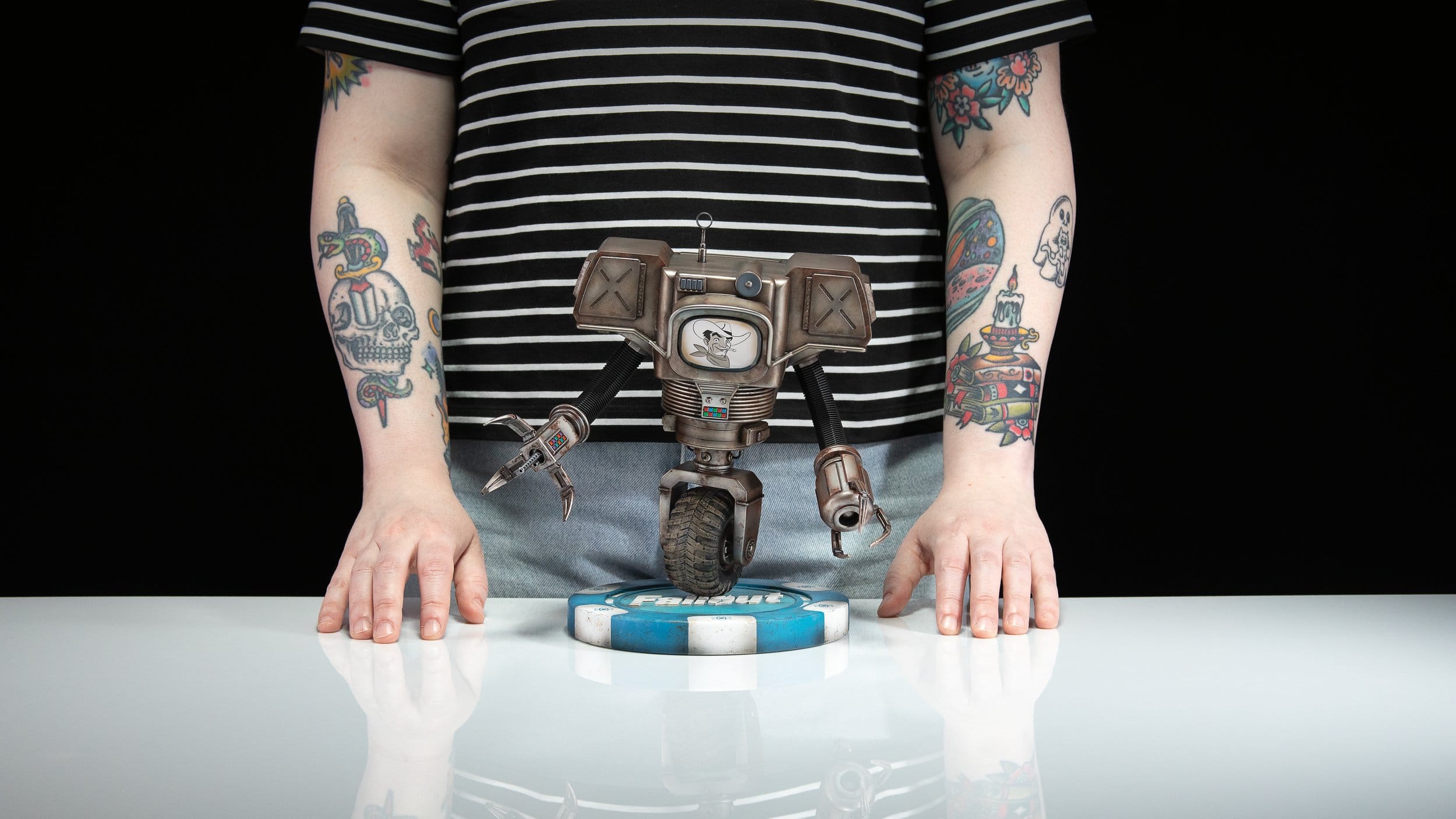 Fallout (Amazon) PVC Figure Victor the Securitron 25 cm