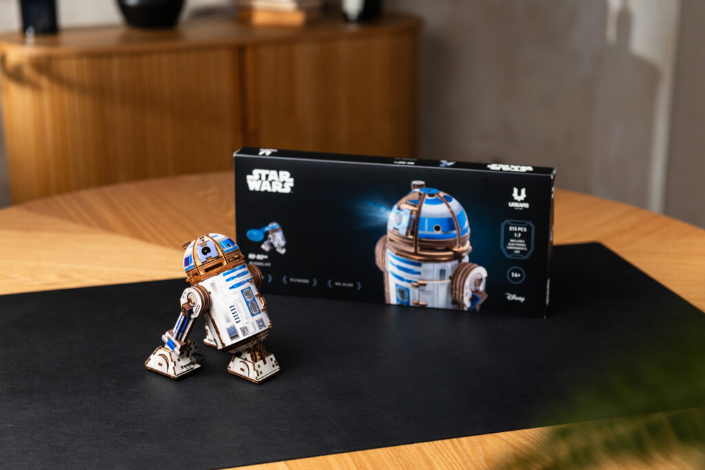 UGEARS Star Wars: R2-D2™ 3D Mechanical Model with LED Projector
