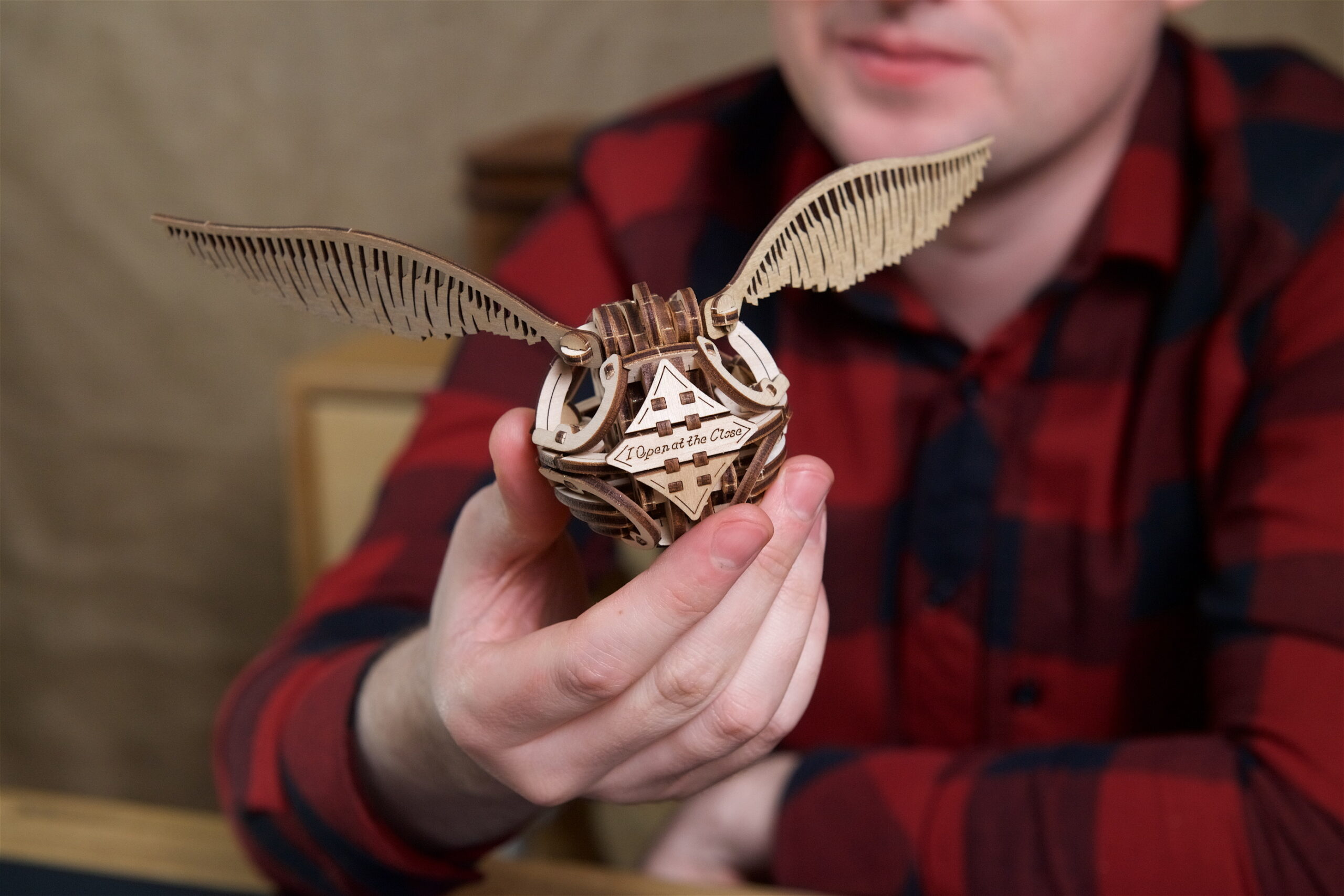 UGEARS Harry Potter: Golden Snitch™ 3D Mechanical Model - Image 3