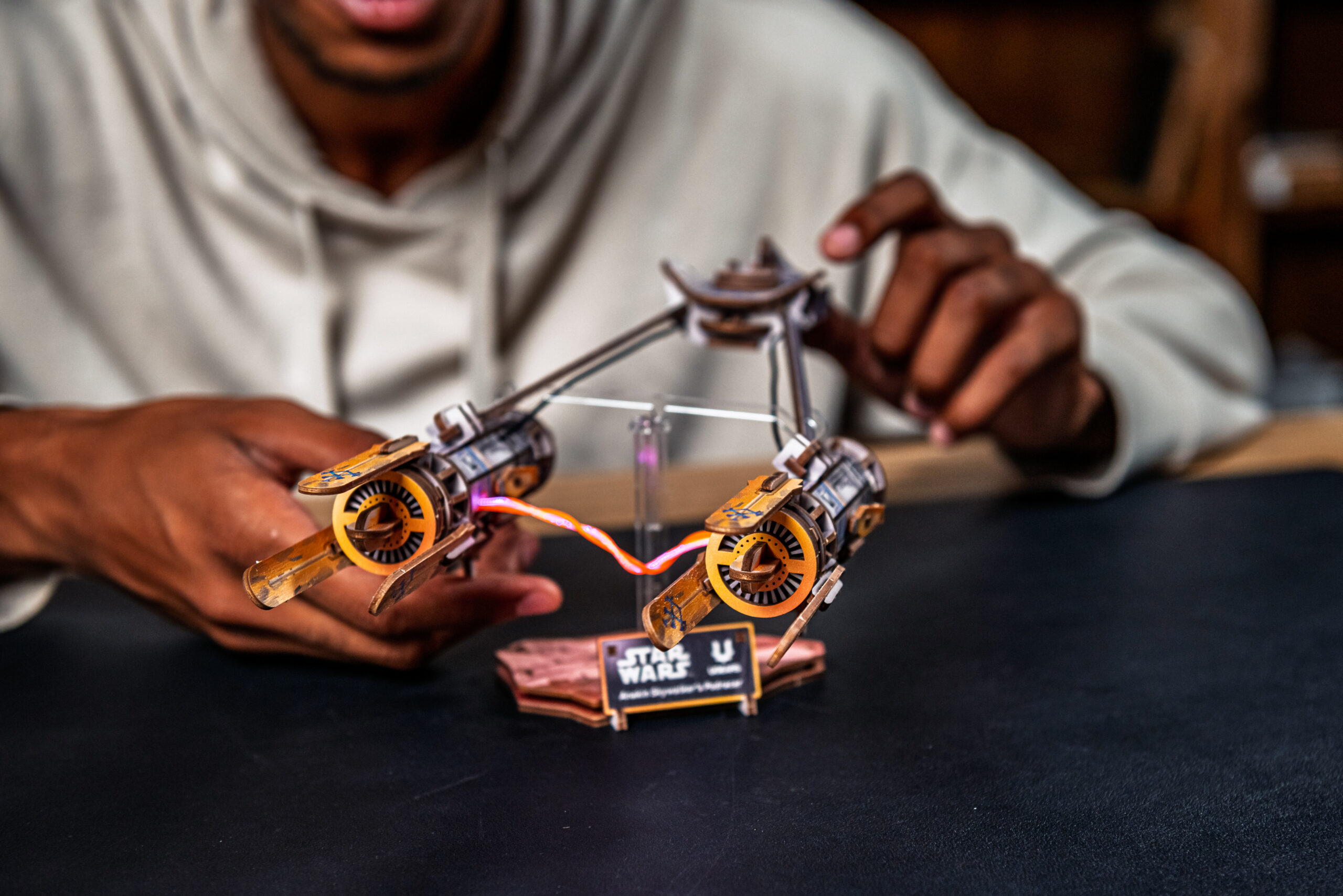 UGEARS Star Wars™: Anakin Skywalker’s Podracer™ 3D Wooden Model - Image 8