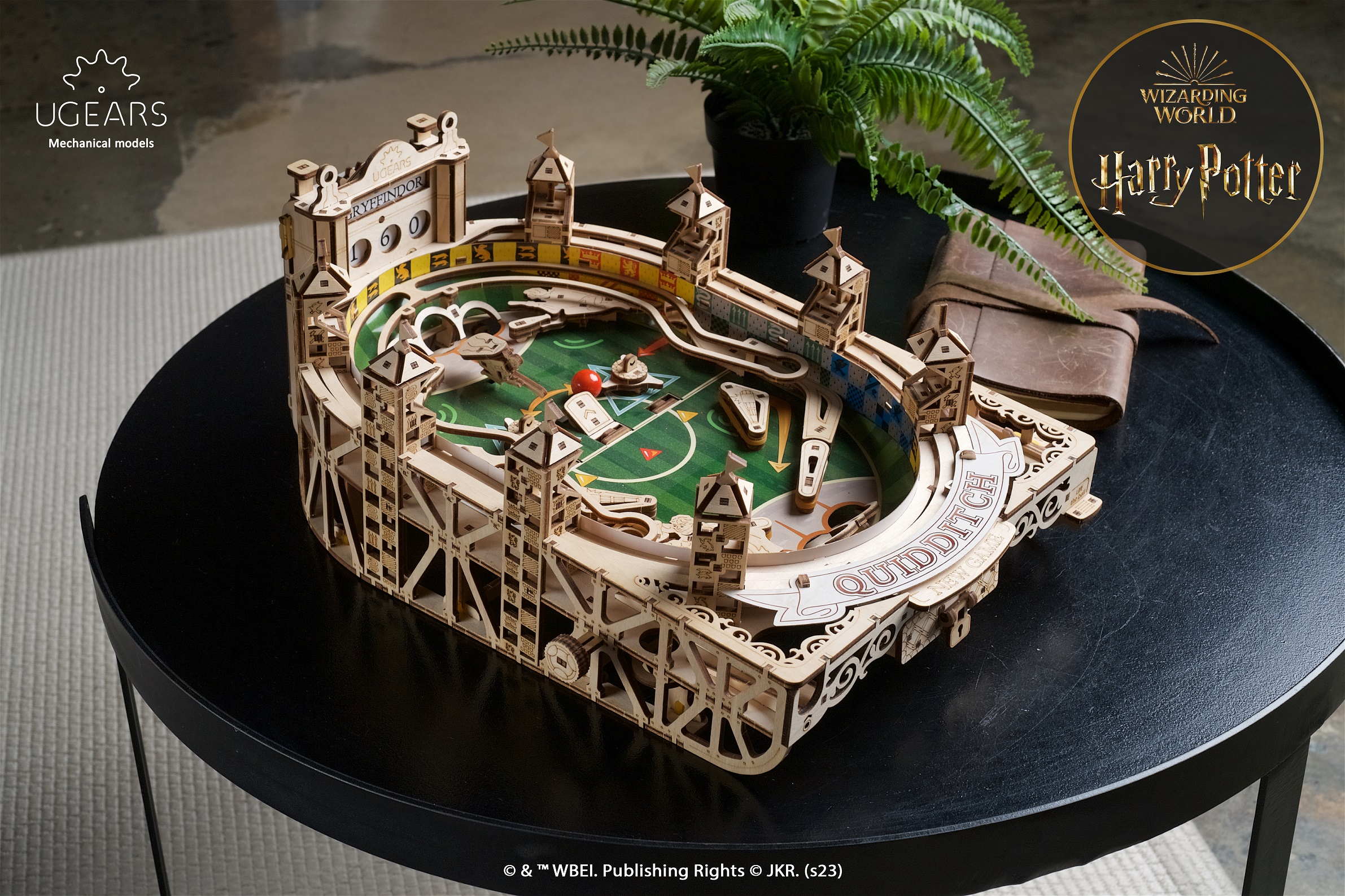 UGEARS Harry Potter: Quidditch™ Mechanisches Flipper-Spiel